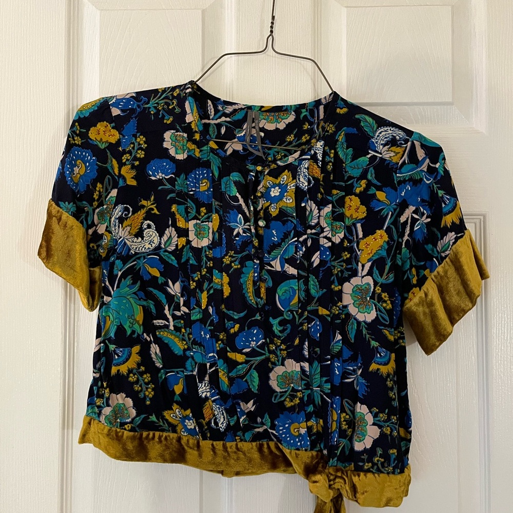 Anthropologie- floral and velvet cropped blouse